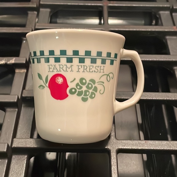 Vintage farm fresh homemade Corningware mugs. Set of 2 EUC!! - Picture 5 of 6